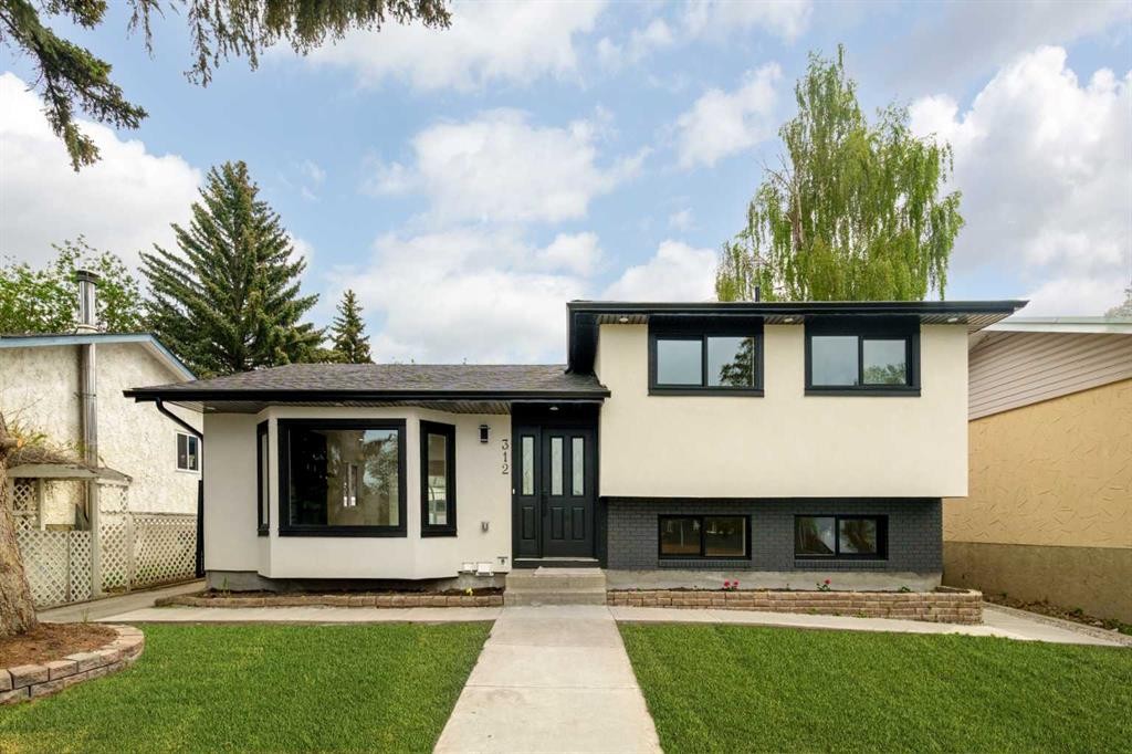 312 Queensland Road Se, Calgary, AB - Outdoor