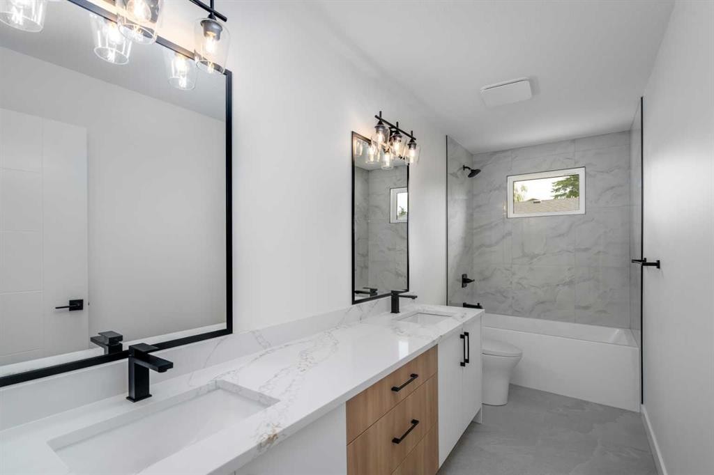 312 Queensland Road Se, Calgary, AB - Indoor Photo Showing Bathroom