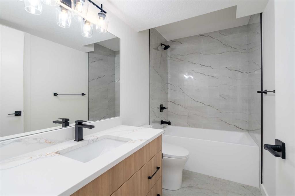 312 Queensland Road Se, Calgary, AB - Indoor Photo Showing Bathroom