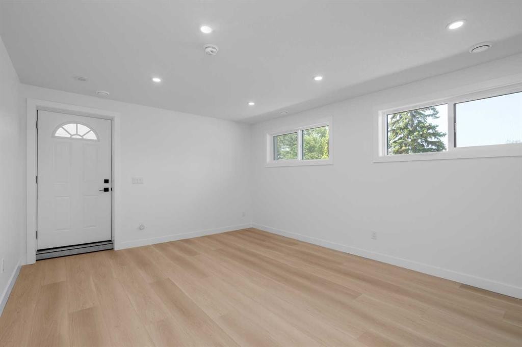312 Queensland Road Se, Calgary, AB - Indoor Photo Showing Other Room