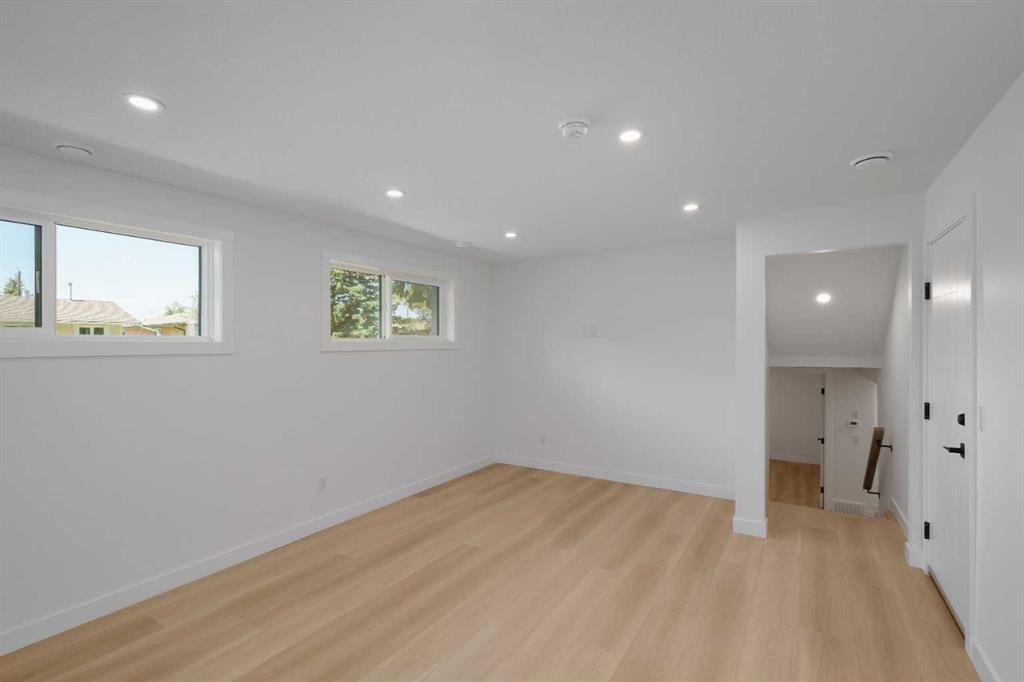 312 Queensland Road Se, Calgary, AB - Indoor Photo Showing Other Room