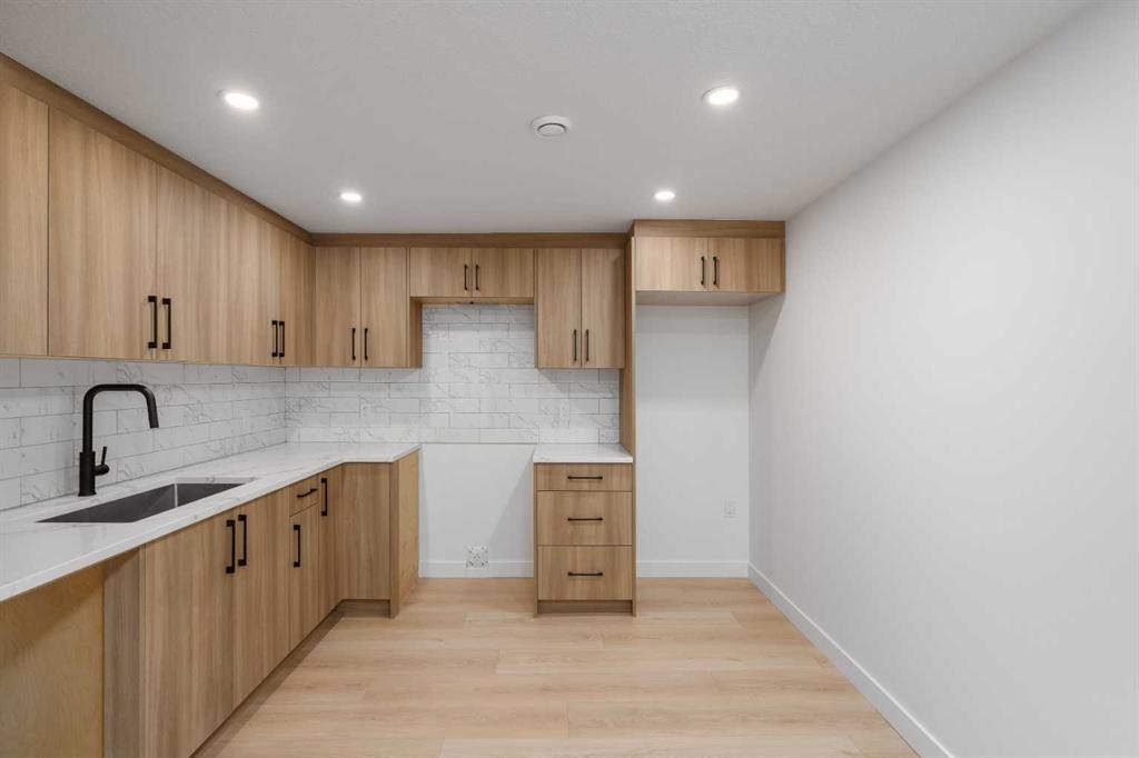 312 Queensland Road Se, Calgary, AB - Indoor Photo Showing Kitchen
