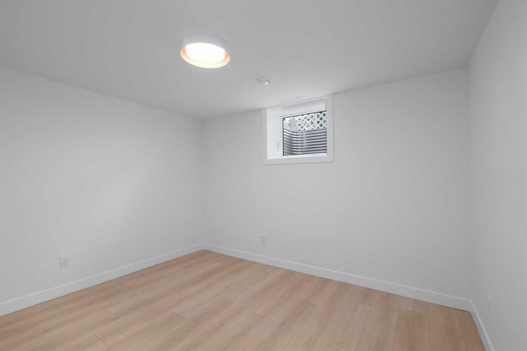 312 Queensland Road Se, Calgary, AB - Indoor Photo Showing Other Room