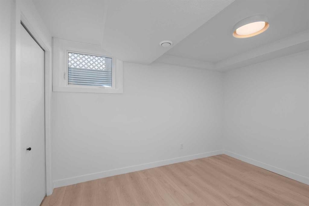 312 Queensland Road Se, Calgary, AB - Indoor Photo Showing Other Room