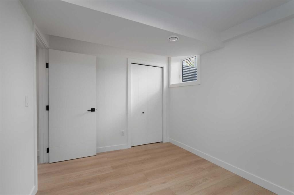 312 Queensland Road Se, Calgary, AB - Indoor Photo Showing Other Room