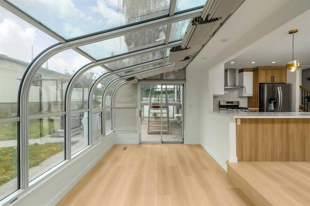 312 Queensland Road Se, Calgary, AB - Indoor Photo Showing Kitchen