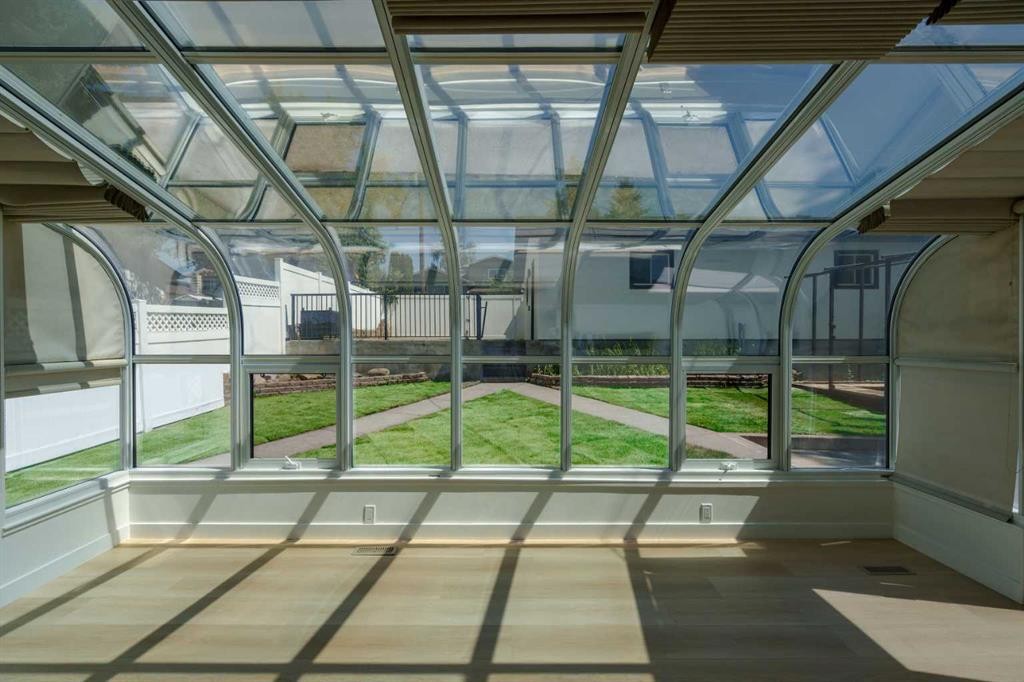 312 Queensland Road Se, Calgary, AB - Indoor Photo Showing Other Room