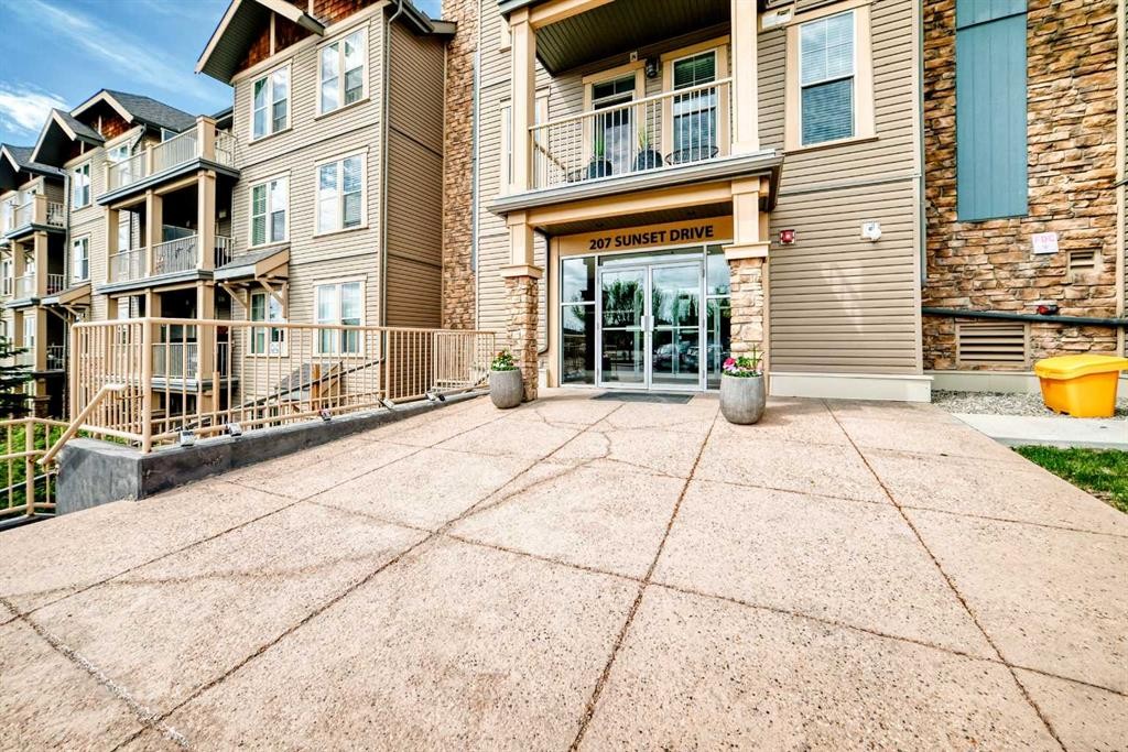 111-207 Sunset Drive, Cochrane, AB