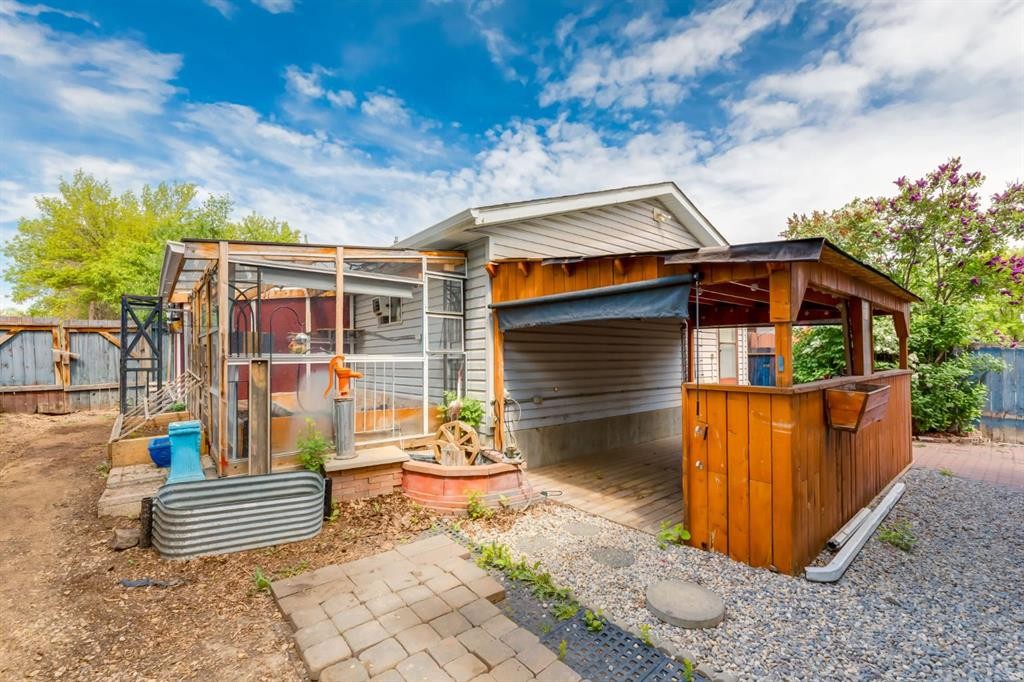 3 Berwick Close Nw, Calgary, AB - Outdoor