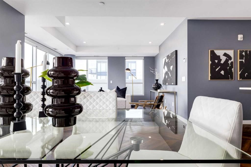 715-8445 Broadcast Avenue Sw, Calgary, AB - Indoor