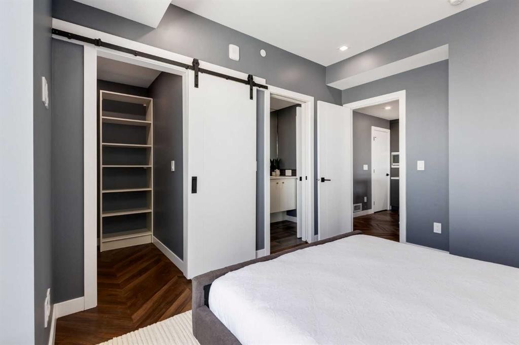 715-8445 Broadcast Avenue Sw, Calgary, AB - Indoor Photo Showing Bedroom