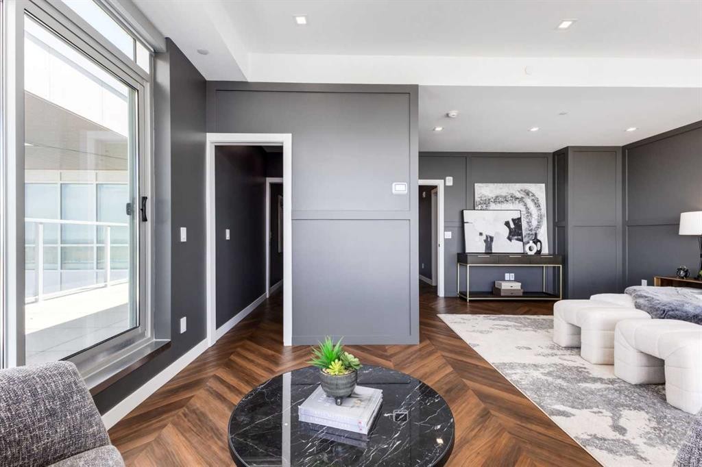715-8445 Broadcast Avenue Sw, Calgary, AB - Indoor Photo Showing Other Room