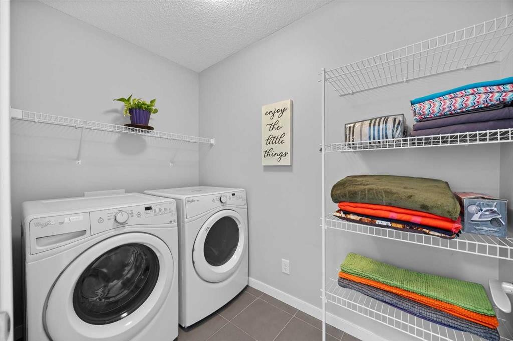 249 Auburn Meadows Place Se, Calgary, AB - Indoor Photo Showing Laundry Room
