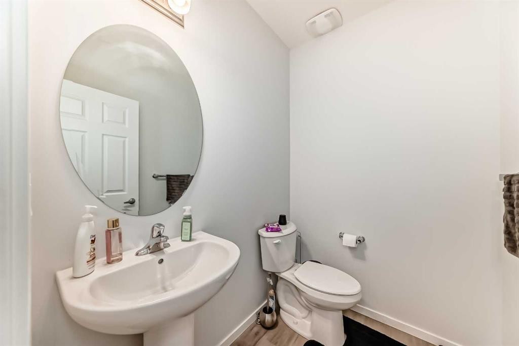 1387 148 Avenue Nw, Calgary, AB - Indoor Photo Showing Bathroom