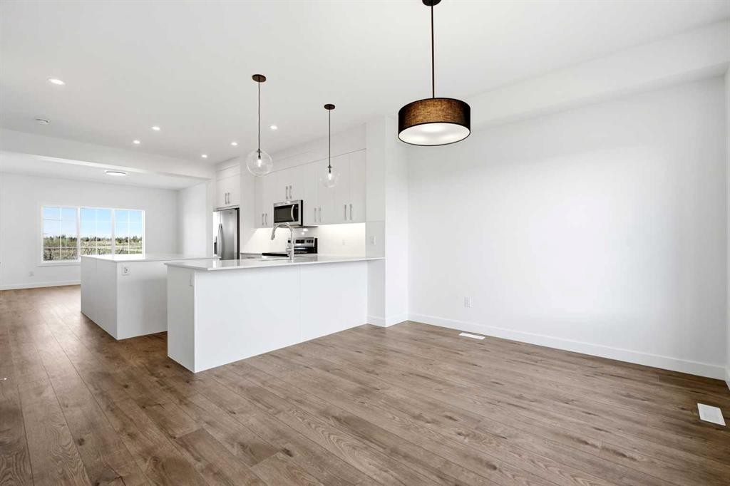 9993 Huxbury Drive Ne, Calgary, AB - Indoor Photo Showing Kitchen