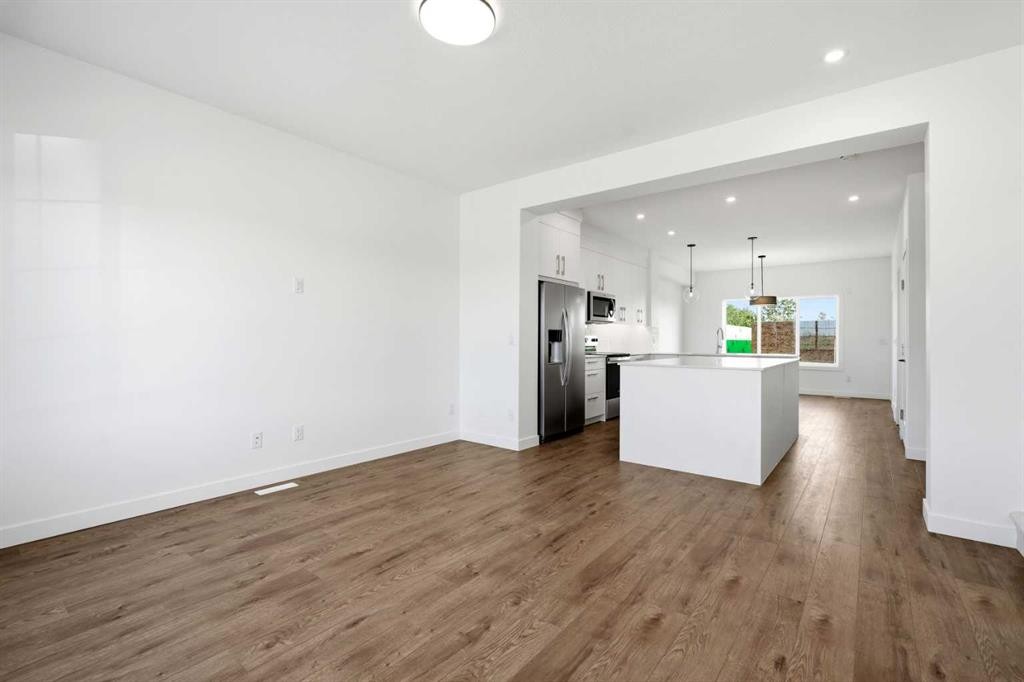9993 Huxbury Drive Ne, Calgary, AB - Indoor Photo Showing Kitchen