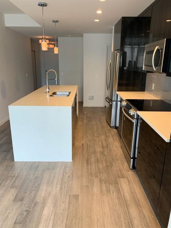 306-317 22 Avenue Sw, Calgary, AB - Indoor Photo Showing Kitchen