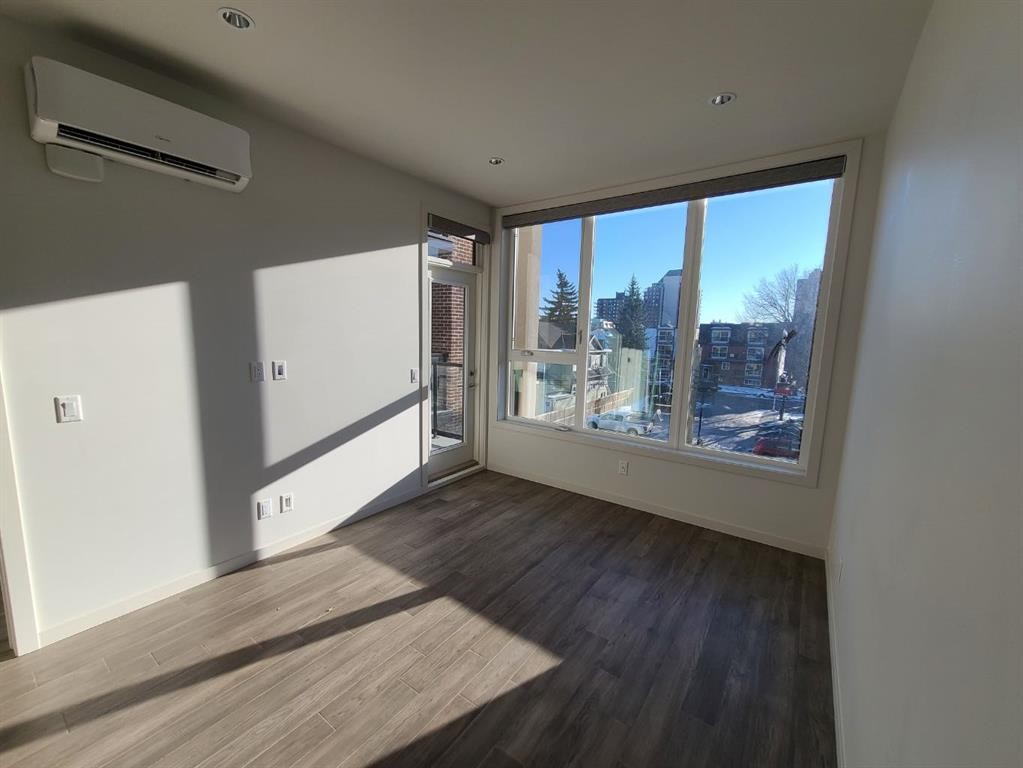 306-317 22 Avenue Sw, Calgary, AB - Indoor Photo Showing Other Room