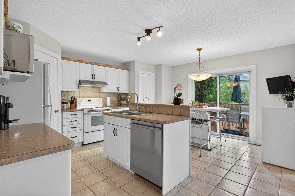 21 Citadel Crest Link Nw, Calgary, AB
