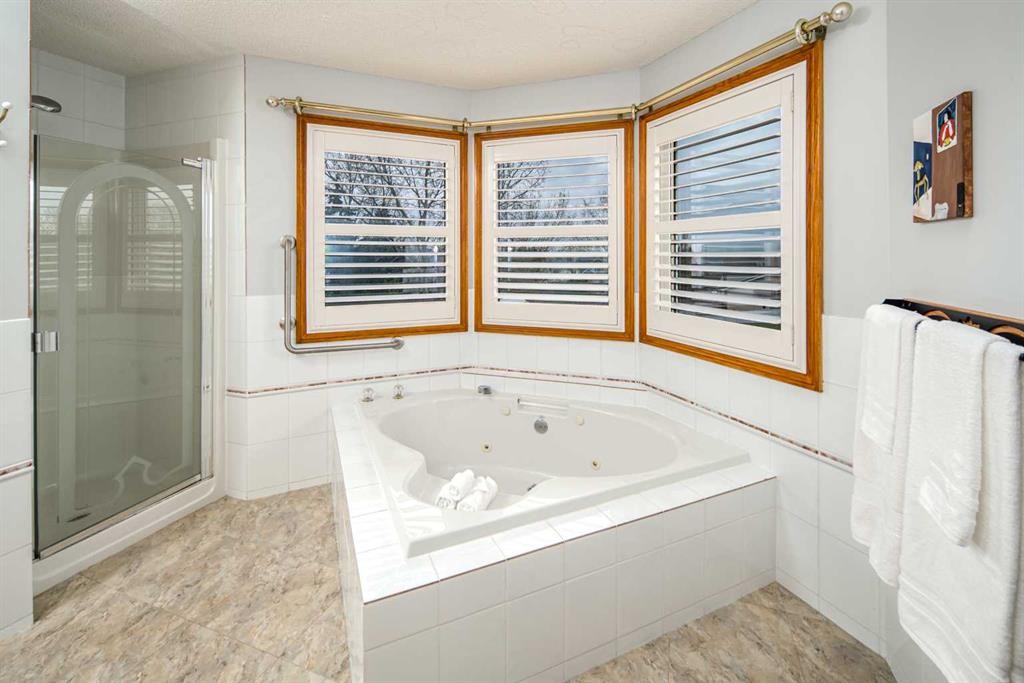 37 Arbour Summit Close Nw, Calgary, AB - Indoor