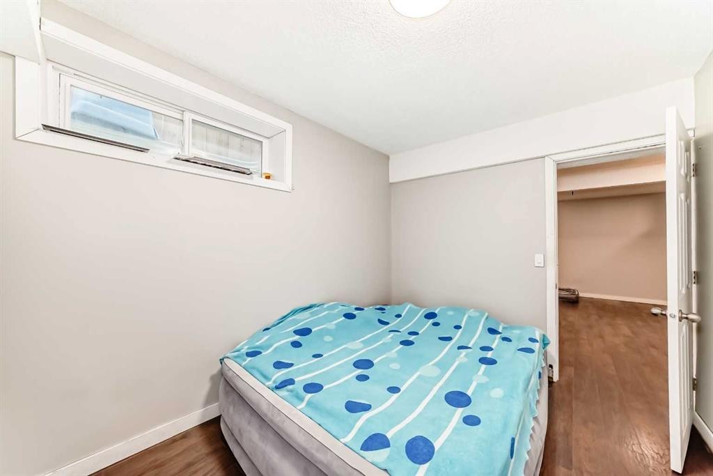 16 Skyview Springs Road Ne, Calgary, AB - Indoor Photo Showing Bedroom