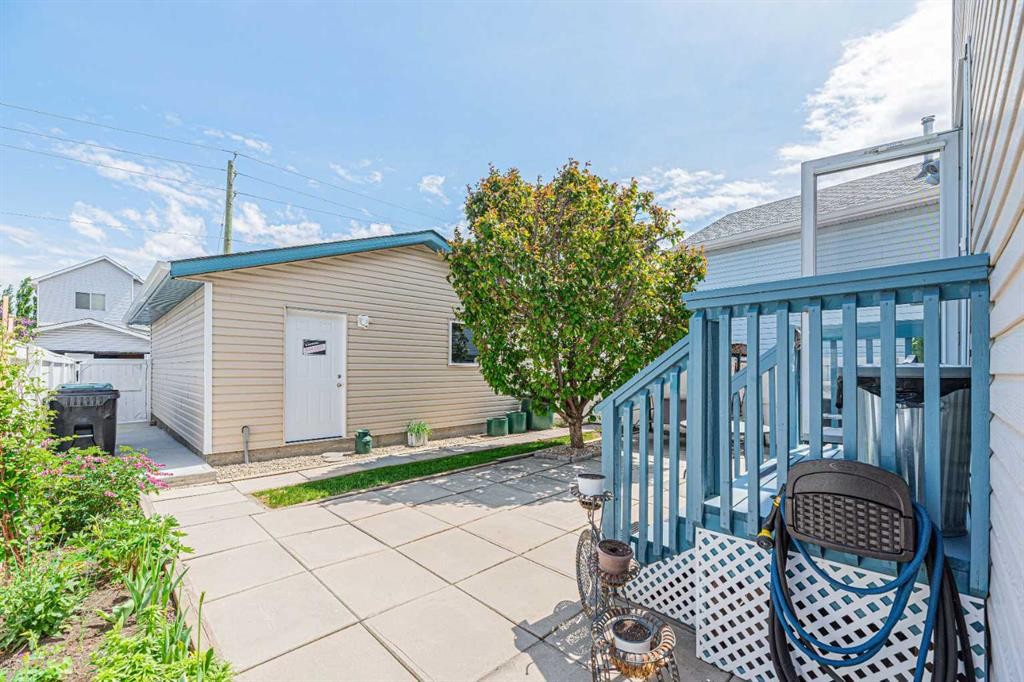 259 Carmel Close Ne, Calgary, AB - Outdoor With Exterior