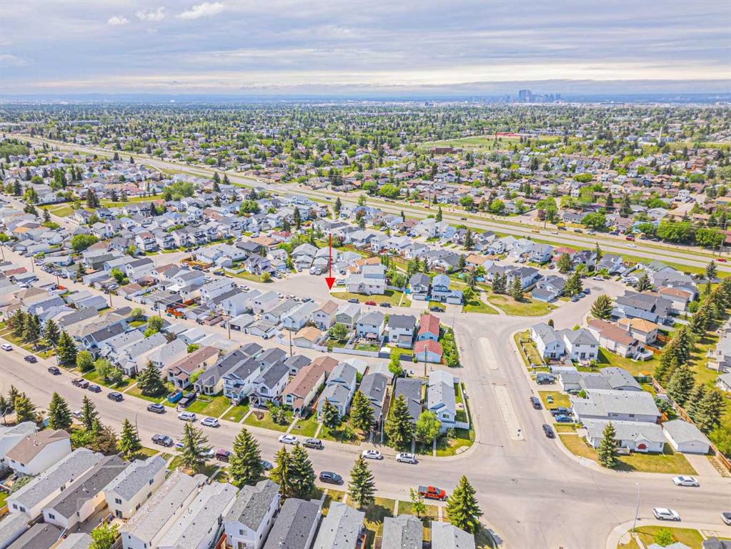 259 Carmel Close Ne, Calgary, AB - Outdoor With View