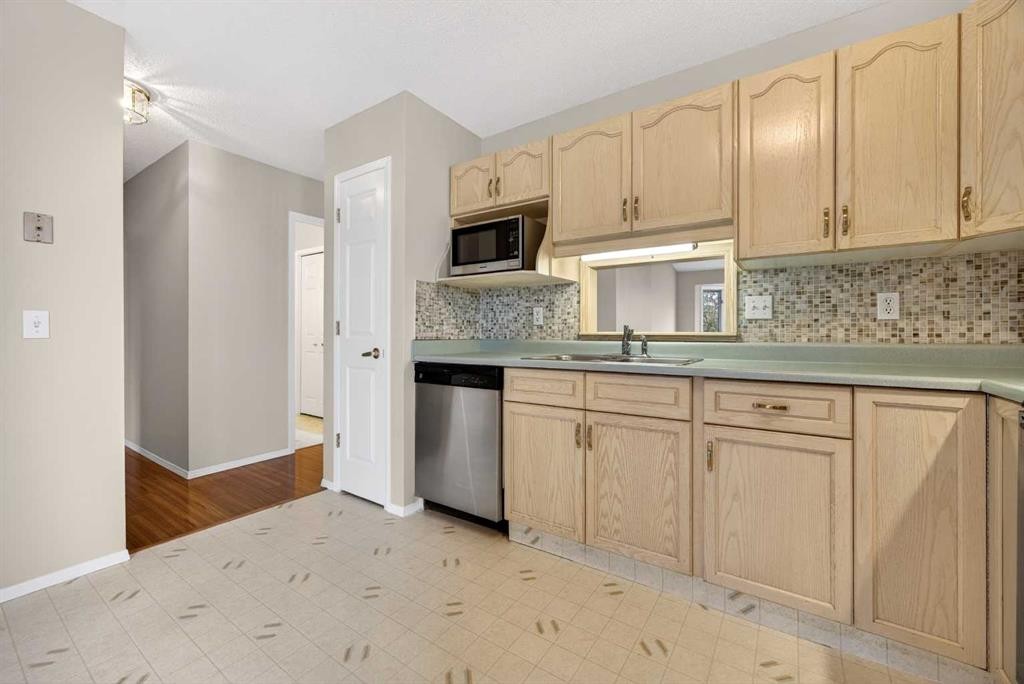 24 Edenwold Green Nw, Calgary, AB