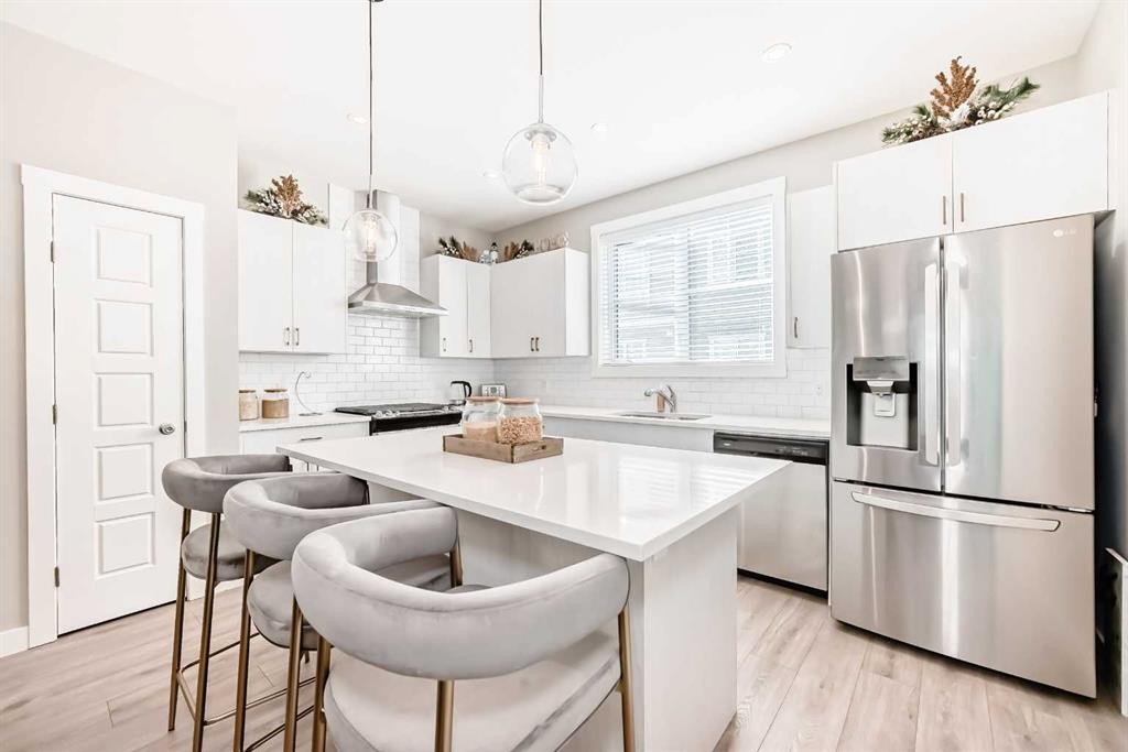 410 Cranbrook Walk Se, Calgary, AB - Indoor Photo Showing Kitchen With Stainless Steel Kitchen With Upgraded Kitchen