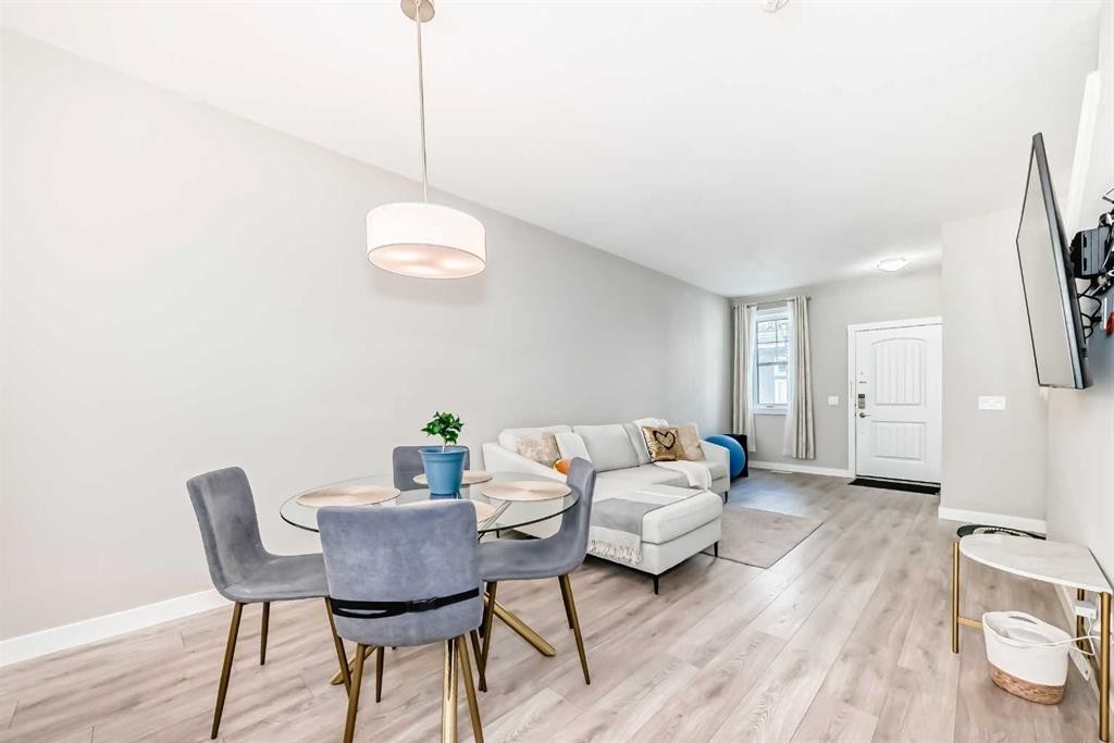 410 Cranbrook Walk Se, Calgary, AB - Indoor