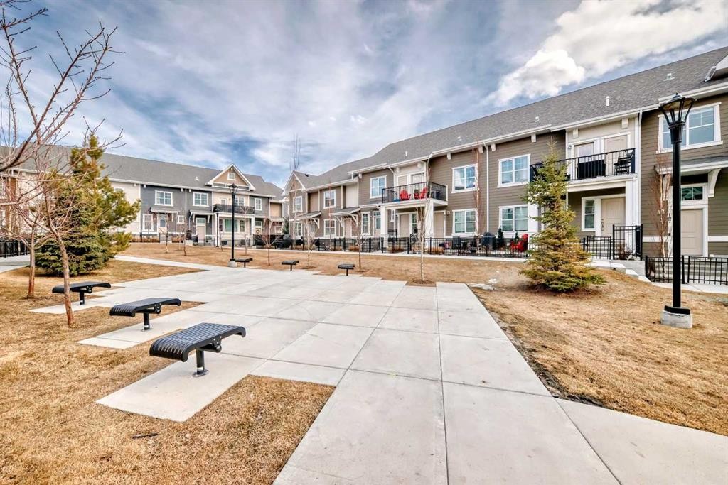 410 Cranbrook Walk Se, Calgary, AB - Outdoor