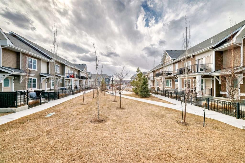 410 Cranbrook Walk Se, Calgary, AB - Outdoor