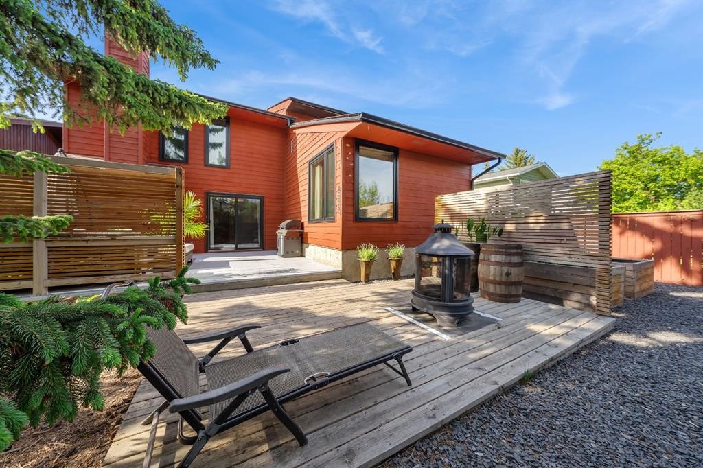 7 Deerwood Road Se, Calgary, AB - Outdoor With Deck Patio Veranda With Exterior