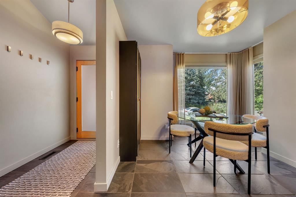 7 Deerwood Road Se, Calgary, AB - Indoor