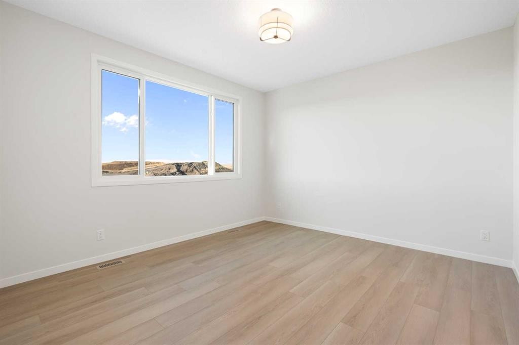 147 Marmot Grove Nw, Calgary, AB - Indoor Photo Showing Other Room