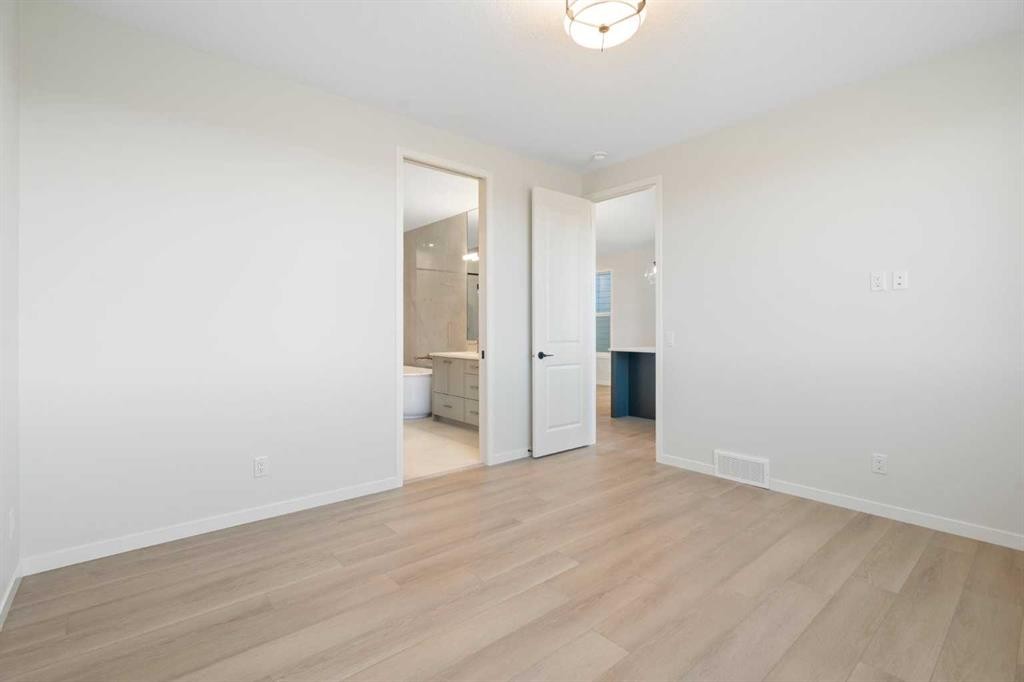 147 Marmot Grove Nw, Calgary, AB - Indoor Photo Showing Other Room