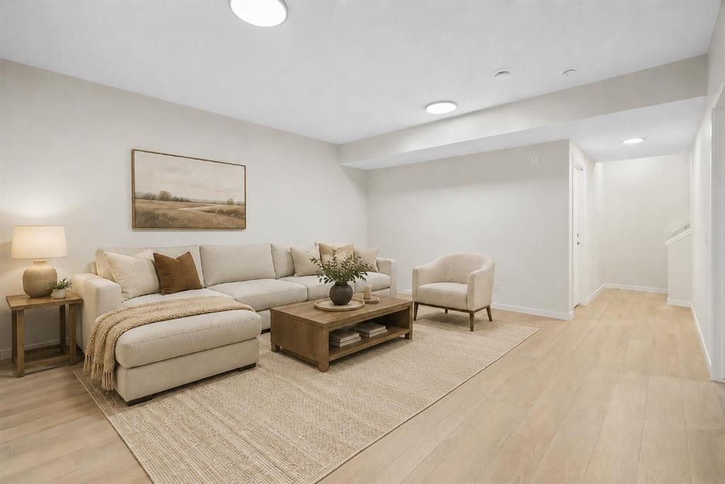 147 Marmot Grove Nw, Calgary, AB - Indoor Photo Showing Living Room