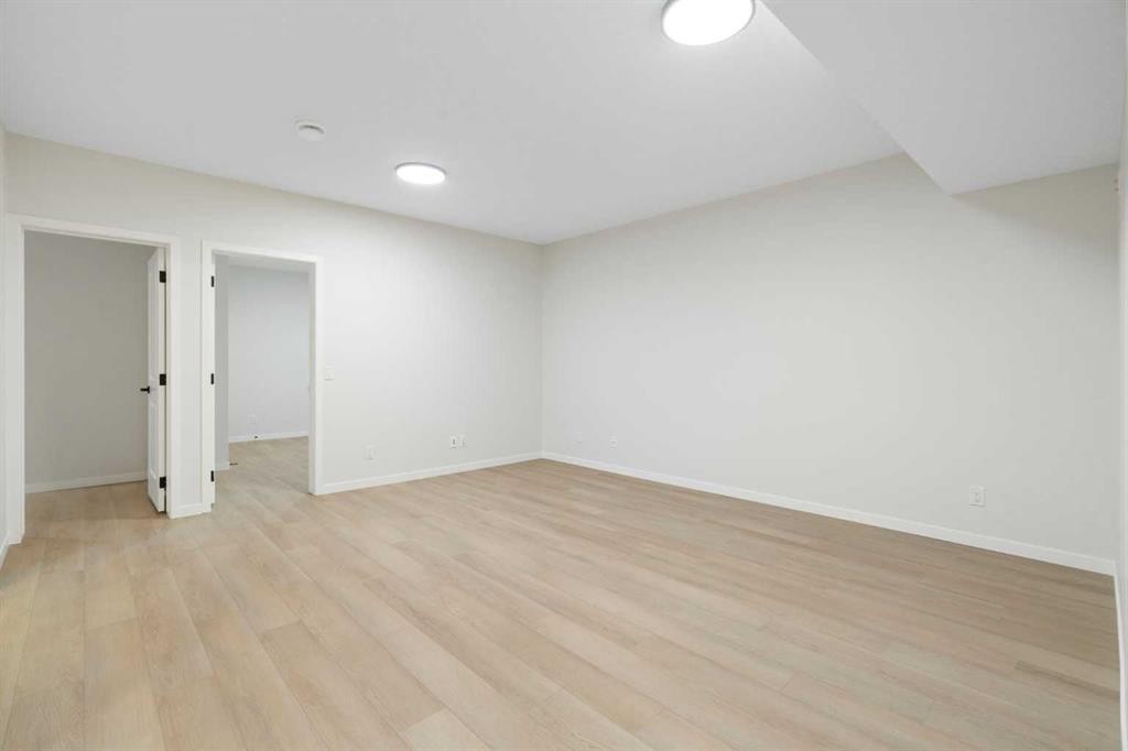 147 Marmot Grove Nw, Calgary, AB - Indoor Photo Showing Other Room