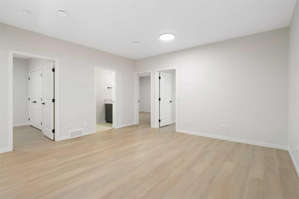 147 Marmot Grove Nw, Calgary, AB - Indoor Photo Showing Other Room