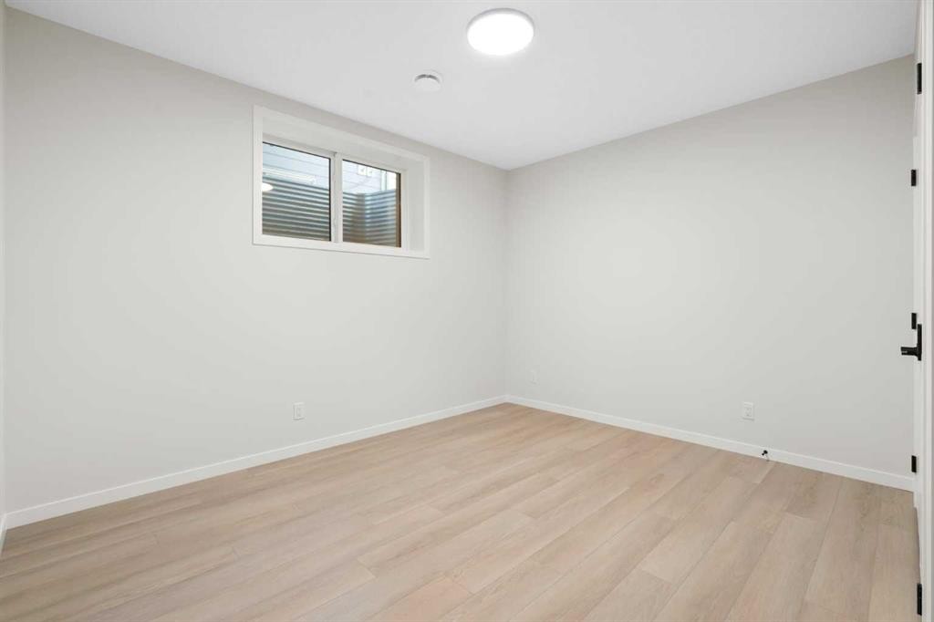147 Marmot Grove Nw, Calgary, AB - Indoor Photo Showing Other Room