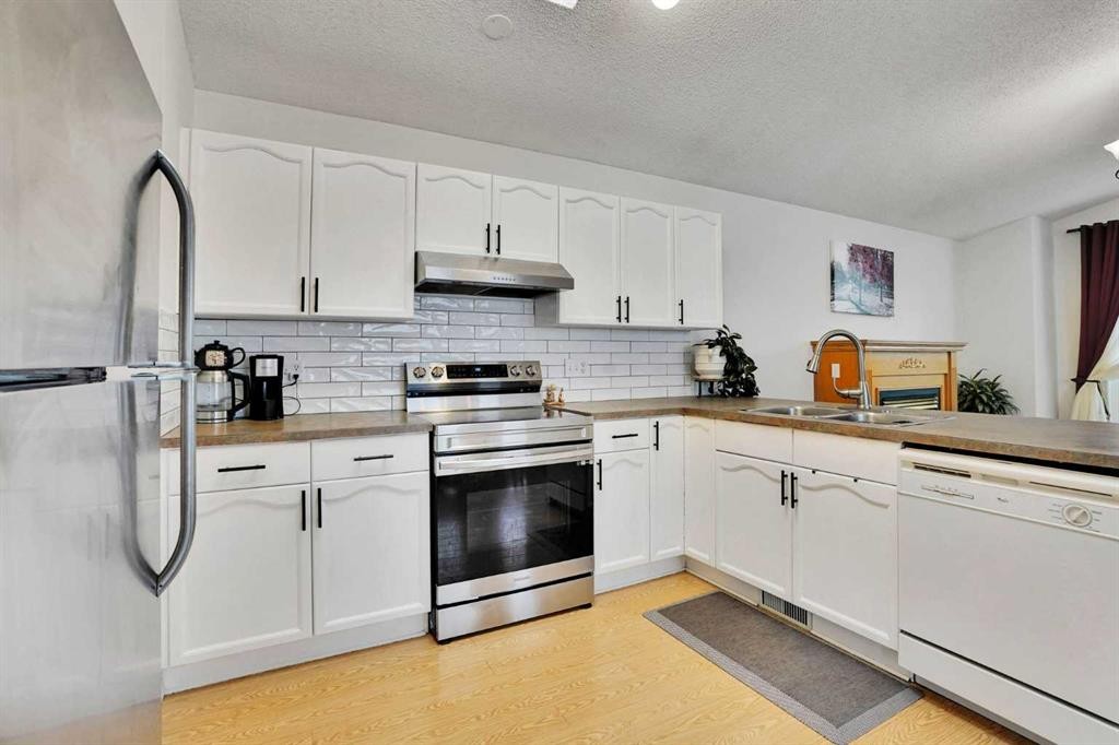921 Arbour Lake Road Nw, Calgary, AB