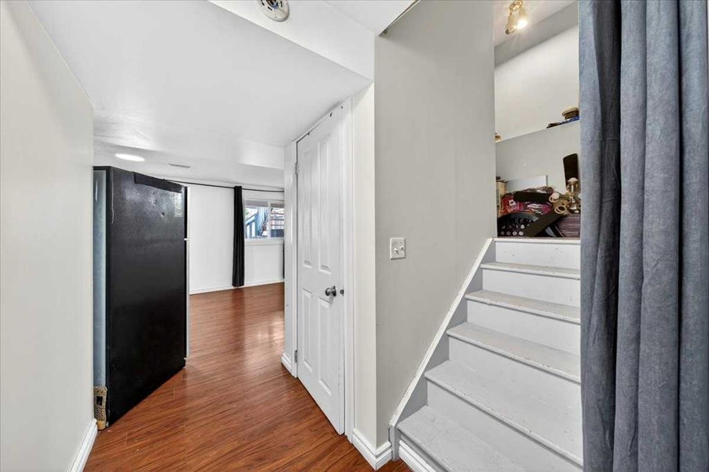 6979 Laguna Way Ne, Calgary, AB - Indoor Photo Showing Other Room