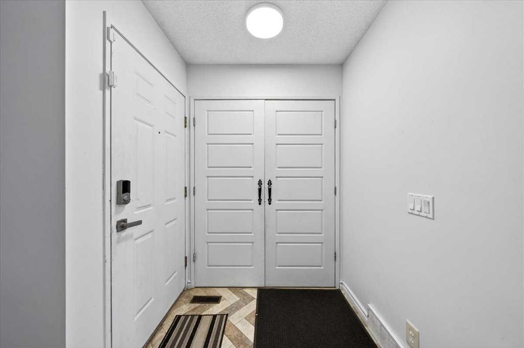 6979 Laguna Way Ne, Calgary, AB - Indoor Photo Showing Other Room
