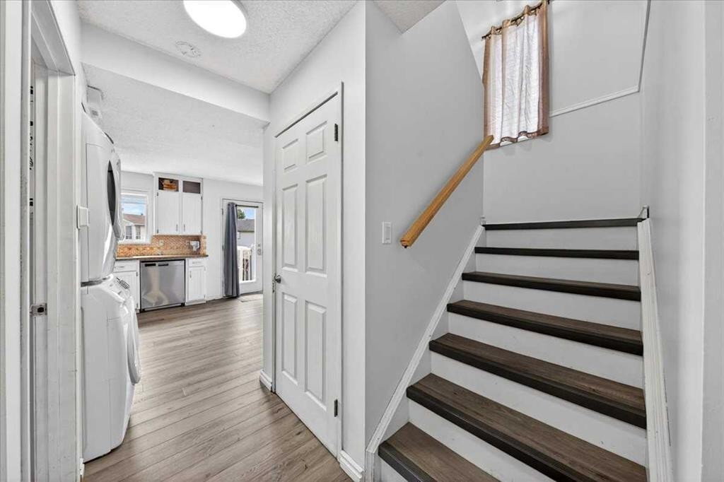 6979 Laguna Way Ne, Calgary, AB - Indoor Photo Showing Other Room