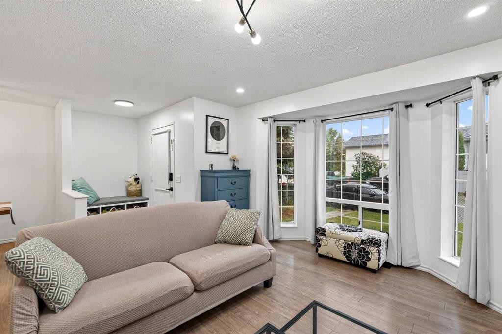 91 Martinwood Court Ne, Calgary, AB