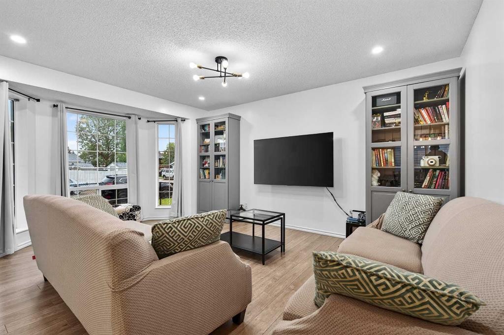 91 Martinwood Court Ne, Calgary, AB