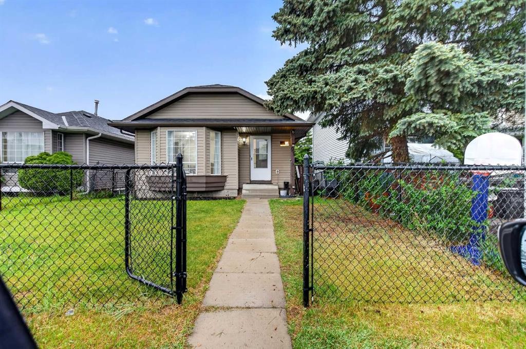 91 Martinwood Court Ne, Calgary, AB