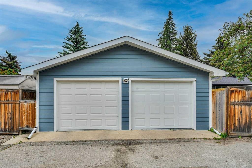 12031 Candiac Road Sw, Calgary, AB