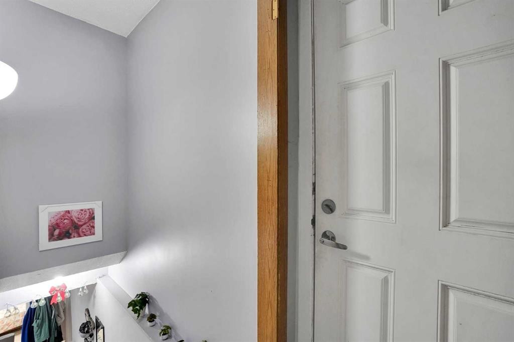 133 Martinglen Way Ne, Calgary, AB - Indoor