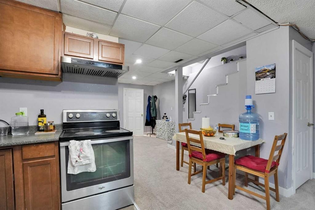 133 Martinglen Way Ne, Calgary, AB - Indoor Photo Showing Kitchen